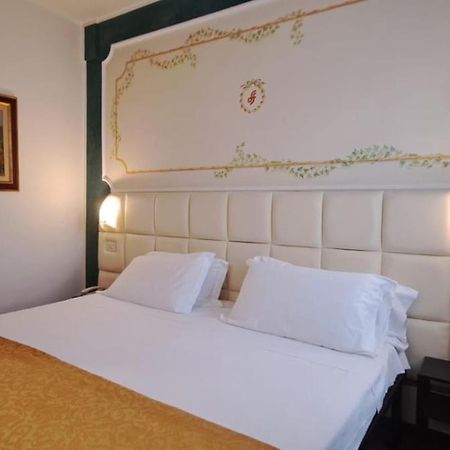 Hotel Delta Florence Каленцано Екстер'єр фото