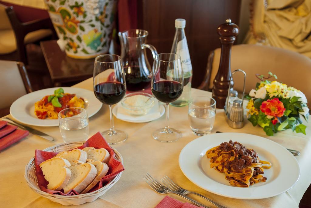Hotel Delta Florence Каленцано Екстер'єр фото