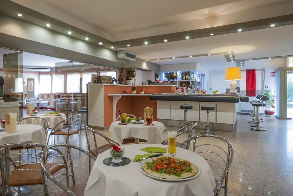 Hotel Delta Florence Каленцано Екстер'єр фото