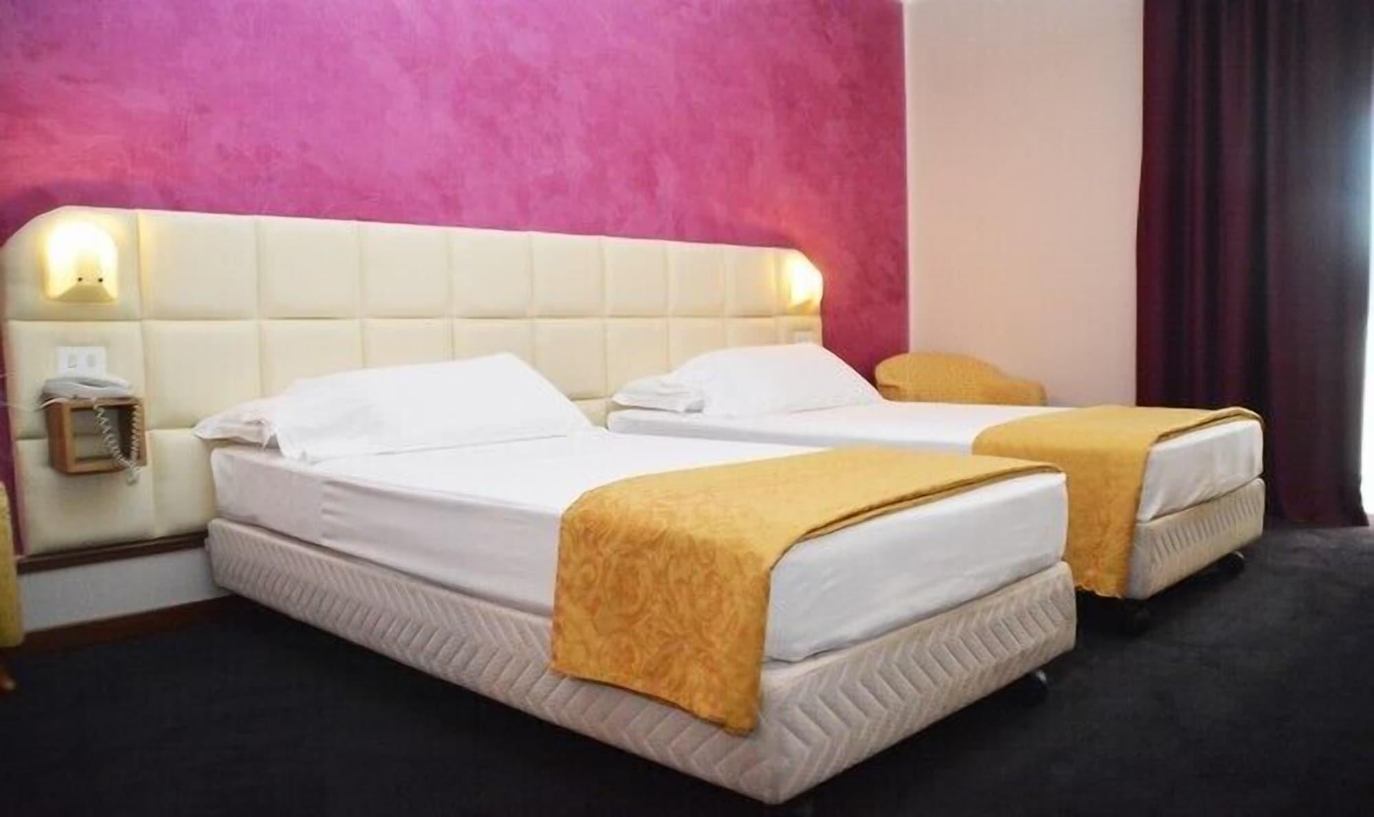 Hotel Delta Florence Каленцано Екстер'єр фото
