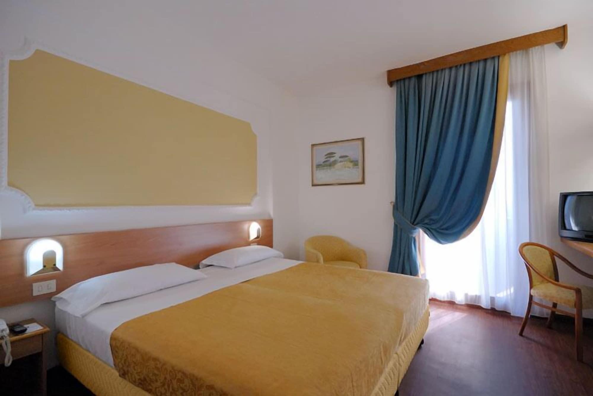 Hotel Delta Florence Каленцано Екстер'єр фото