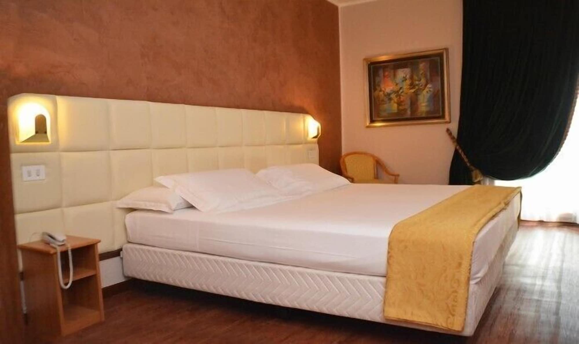 Hotel Delta Florence Каленцано Екстер'єр фото