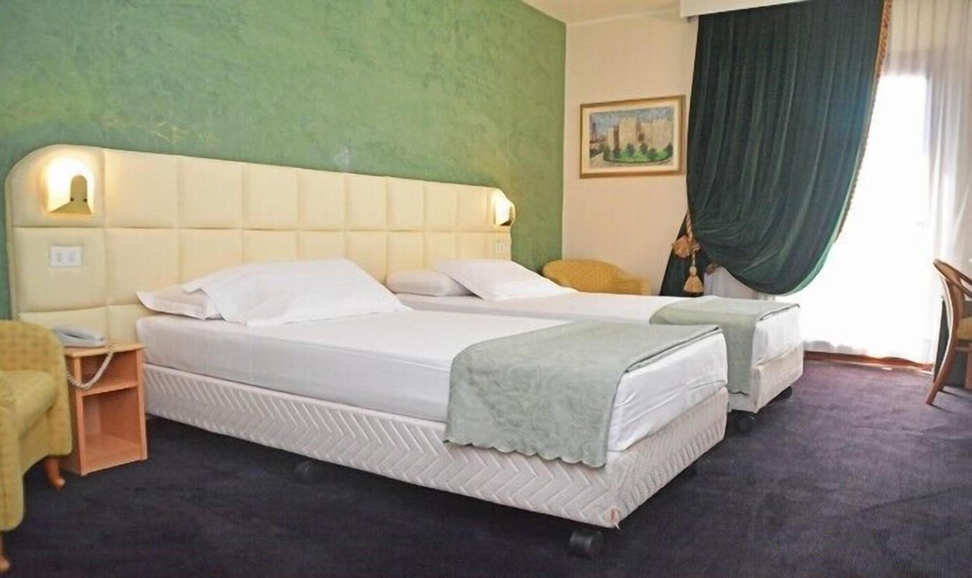 Hotel Delta Florence Каленцано Екстер'єр фото