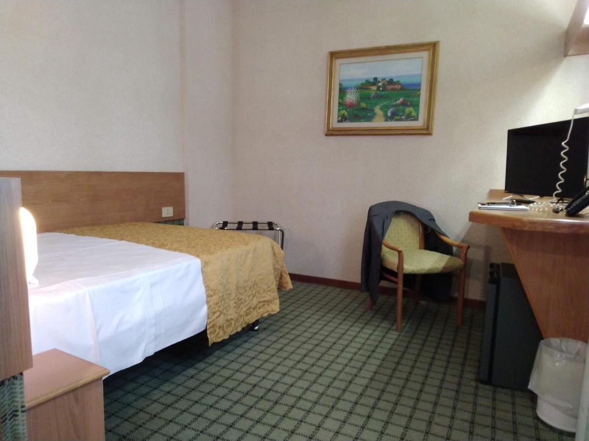 Hotel Delta Florence Каленцано Екстер'єр фото