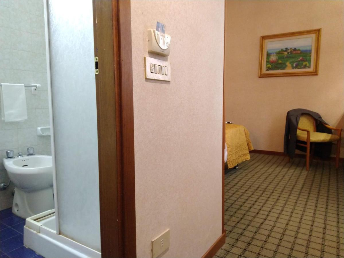 Hotel Delta Florence Каленцано Екстер'єр фото