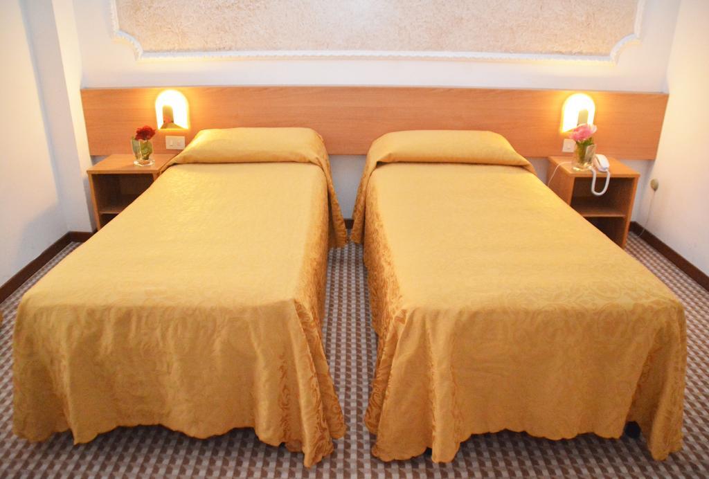 Hotel Delta Florence Каленцано Номер фото