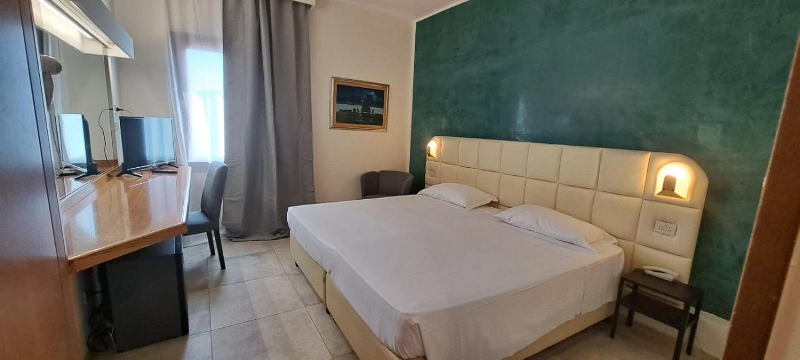 Hotel Delta Florence Каленцано Екстер'єр фото