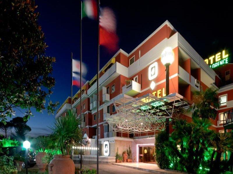 Hotel Delta Florence Каленцано Екстер'єр фото