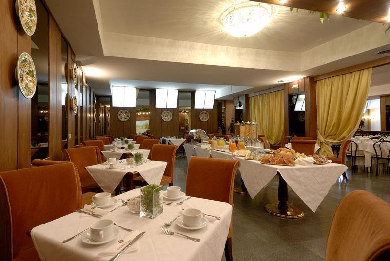 Hotel Delta Florence Каленцано Екстер'єр фото
